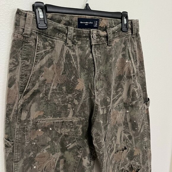 Abercrombie & Fitch | Baggy Camo Distressed Workwear Pants, size 31x30 - Picture 2 of 9
